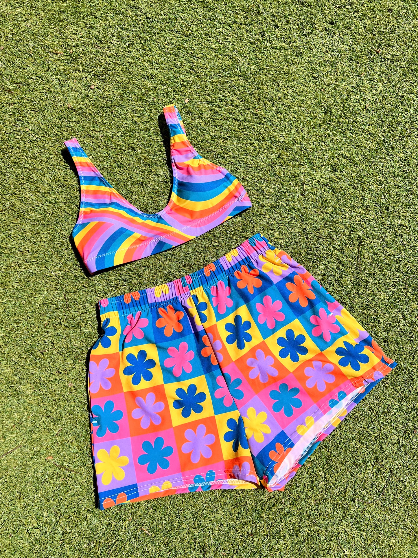 SAMPLE SALE- MEDIUM RETRO SHORTS